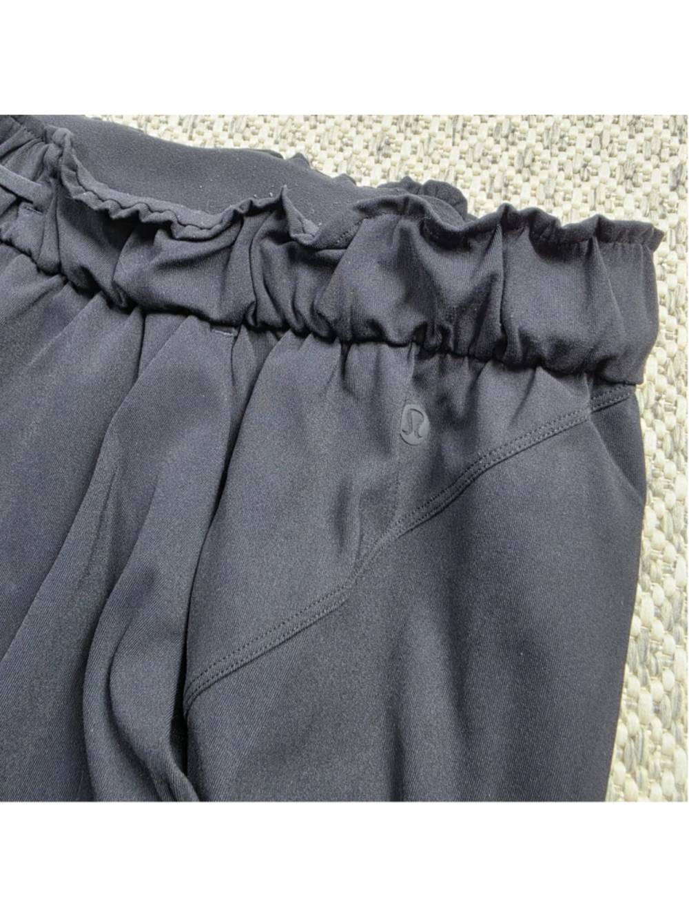 Lululemon Paperbag Jogger Pants Womens 4 Black High Rise Drawstring Tapered - Picture 6 of 8